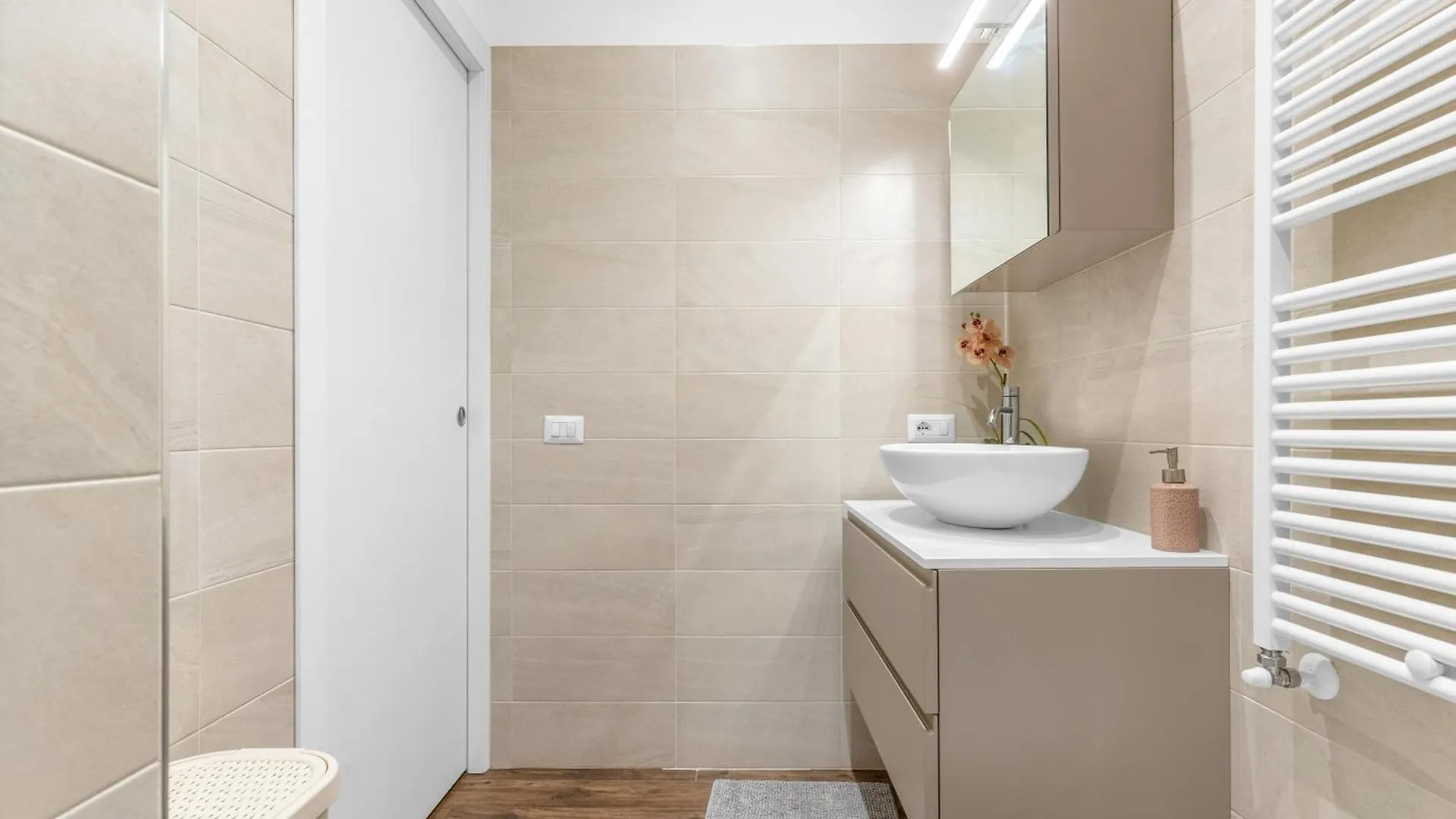 Apartment Corsica Comfort Suites-10 Min To Linate Airport Milan