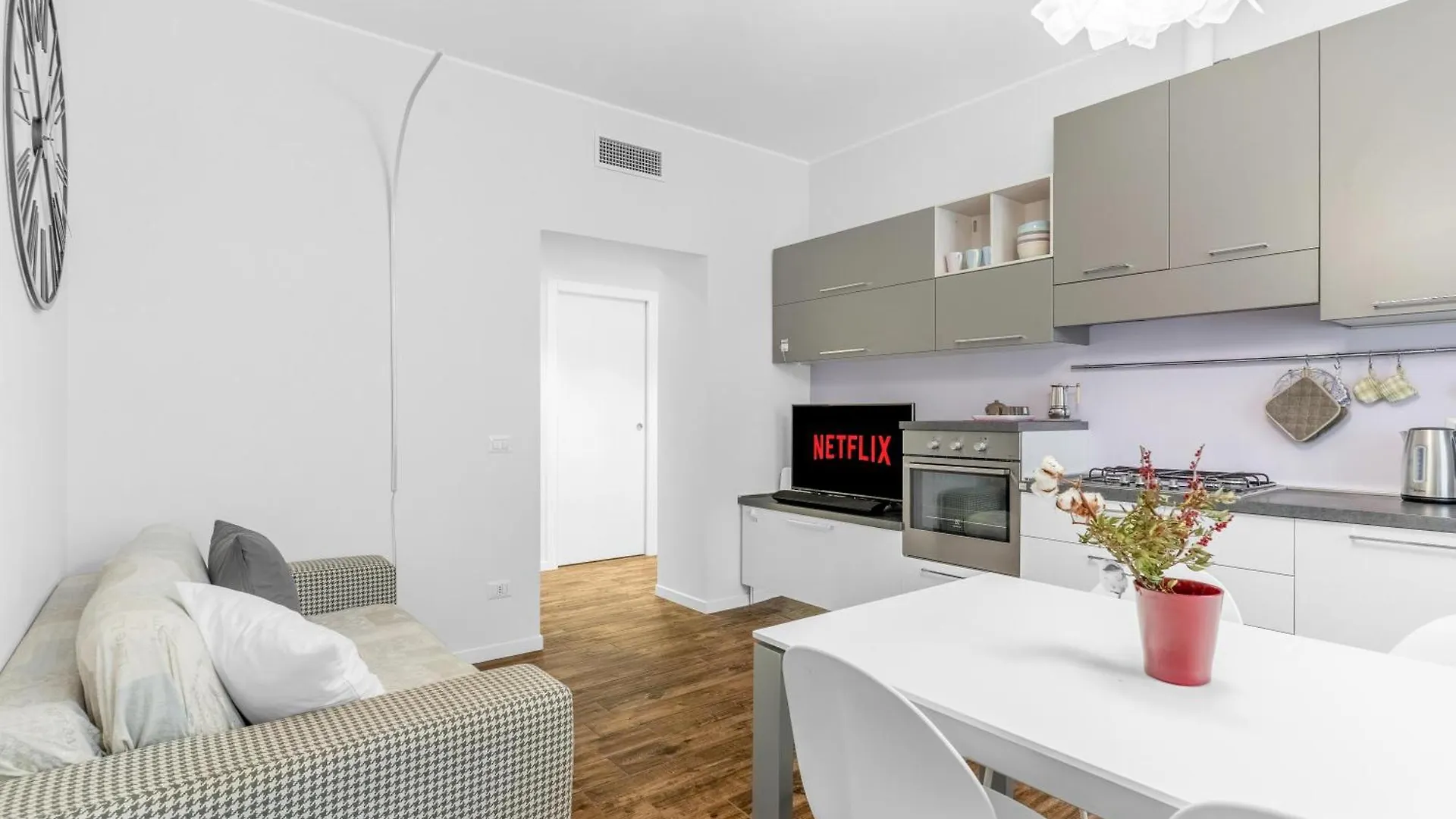 Apartment Corsica Comfort Suites-10 Min To Linate Airport Milan Italy